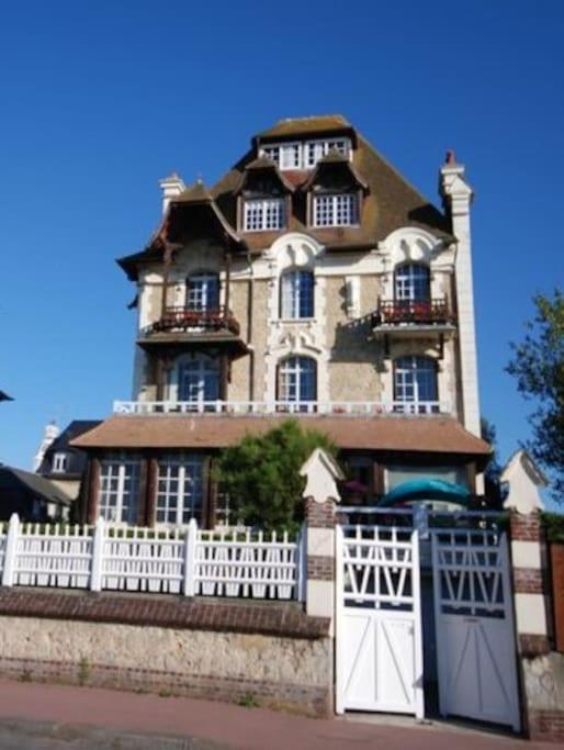 Apartmán Les Embruns - Le Balcon - 2Eme Etage Deauville Exteriér fotografie